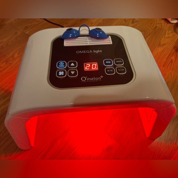 LED Light Therapy - Picture 4 of 4